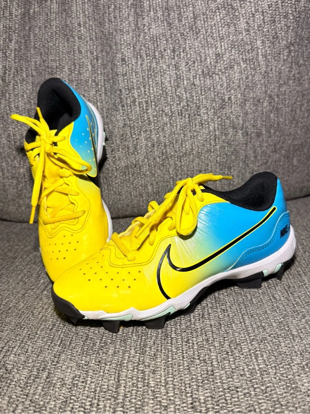 Nike Alpha Huarache 4 Keystone Baseball Cleats Boys Kids DJ6525-704 Size 3.5Y